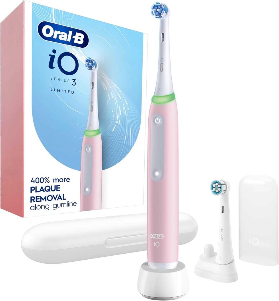 Brosse \u00e0 dents \u00e9lectrique Oral-B iO s\u00e9rie 3 avec 2 t\u00eates de brosse, rechargeable, rose azal\u00e9e sur le site d'Amazon Prime.