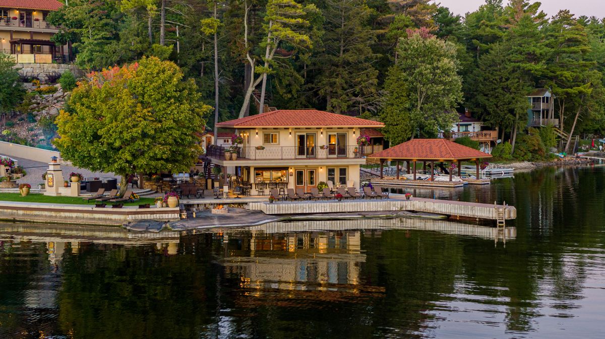 Waterfront property for sale Narcity