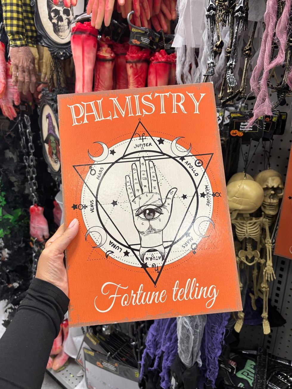 Cadre th\u00e9matique en bois orange.