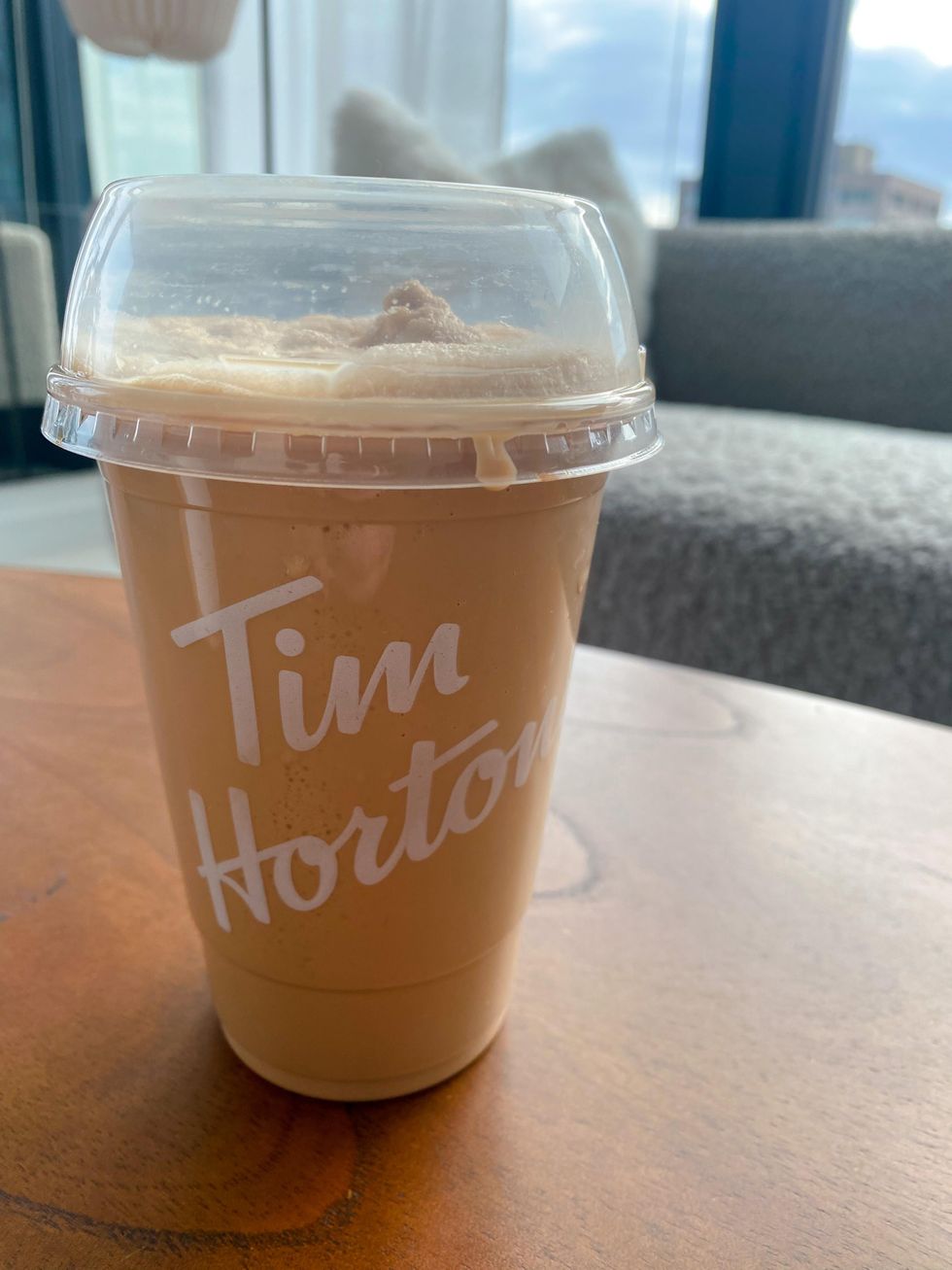 Caf\u00e9 du Tim Hortons.