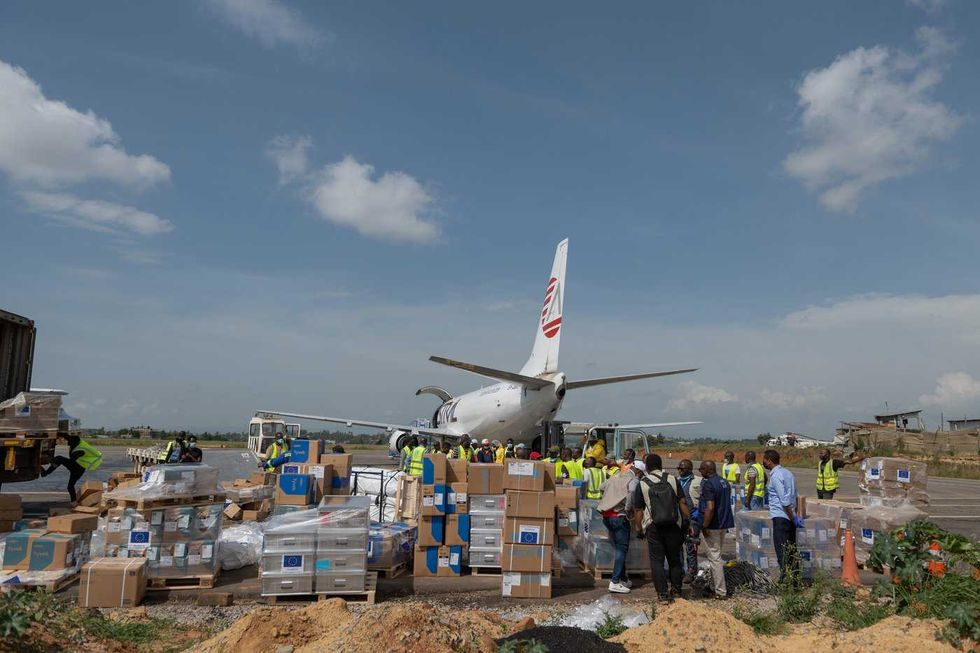 Canada defends decision to restrict travel from Ebola-affected countries