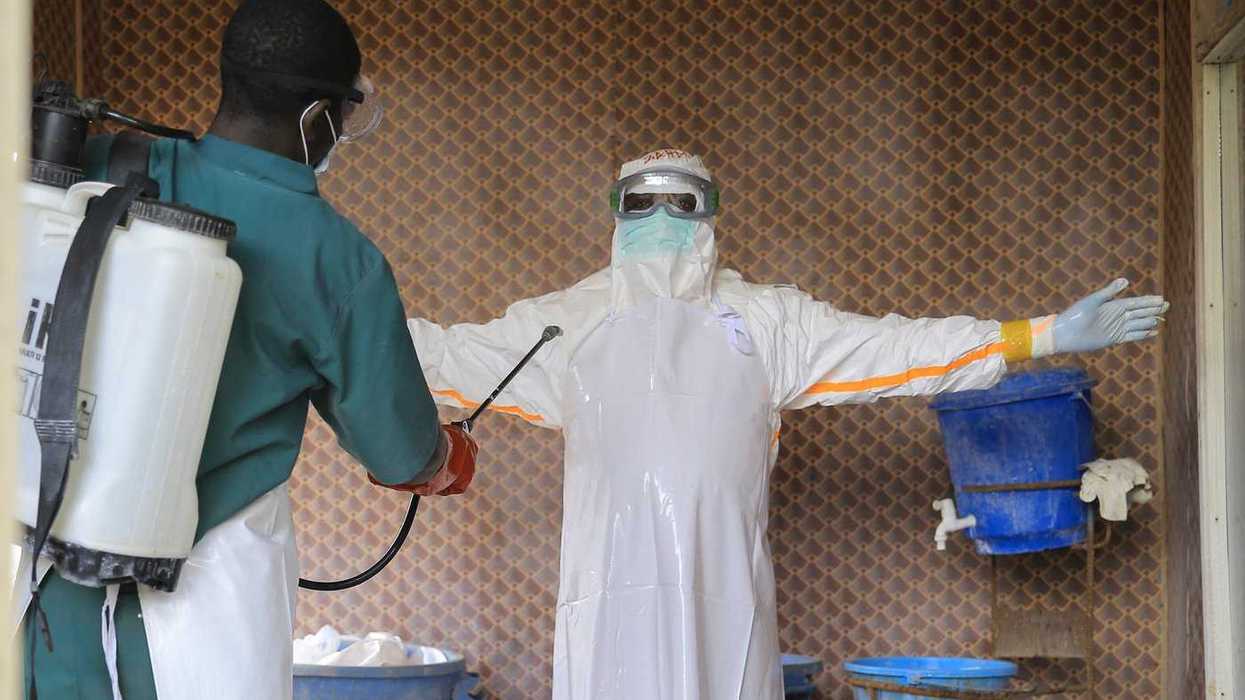 Canada extends Ebola travel rules for 60 days