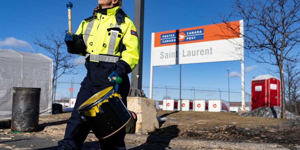 Canada Post workers set to wrap up voting on new tentative deal Canada Post workers set to wrap up voting on new tentative deal