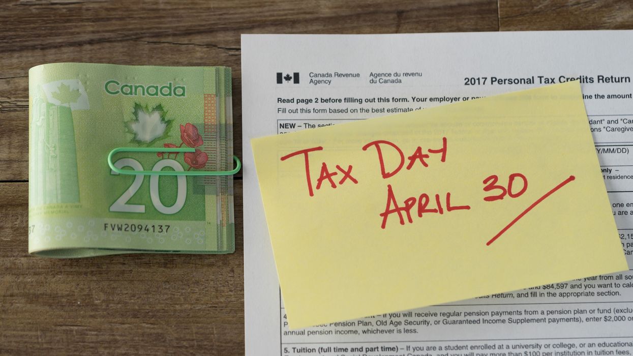 canada revenue agency tax return form and money
