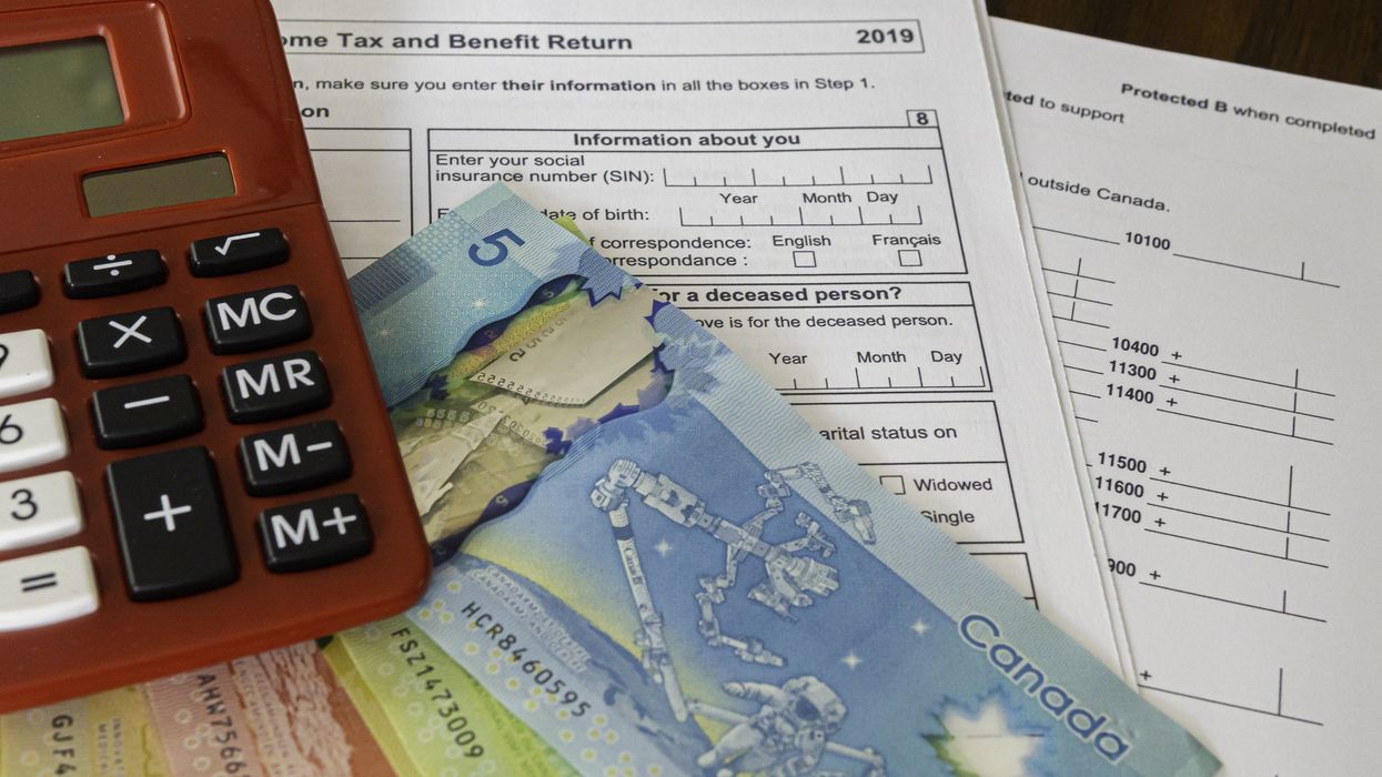 canada tax return and canadian money