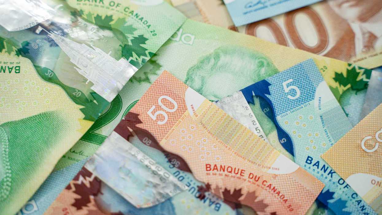 canadian $100, $50, $20 and $5 bankotes