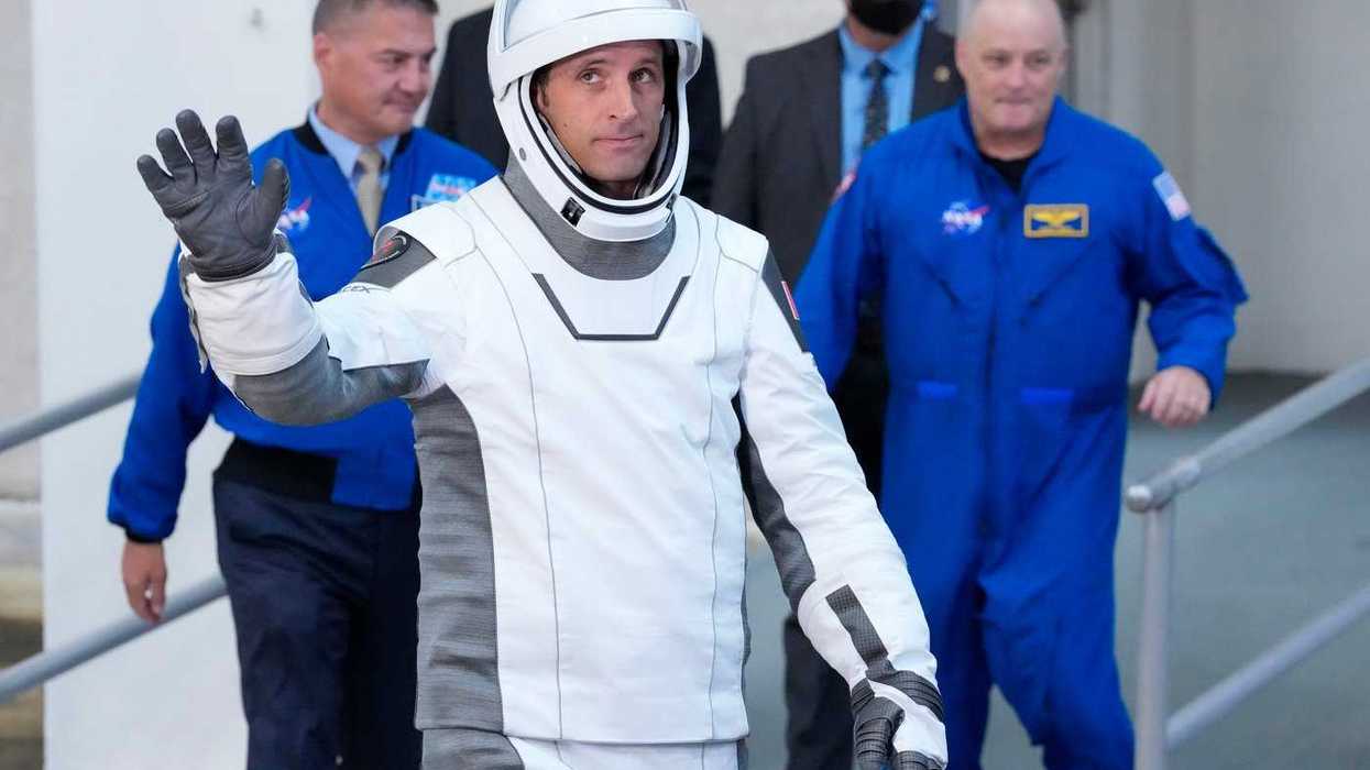 Canadian astronaut reaches space station