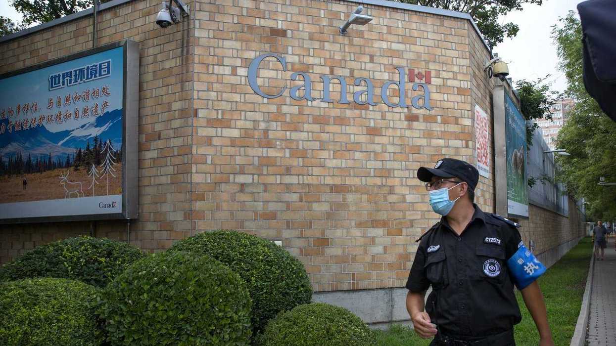Canadians unaware of consular services: survey