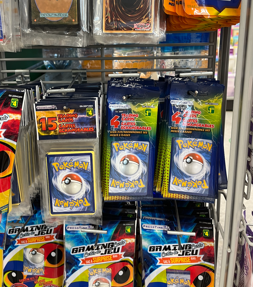 Cartes \u00e9changeables au Dollarama.