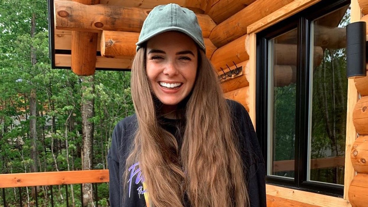 Cassandra Bouchard présente son bébé chien (Photos)