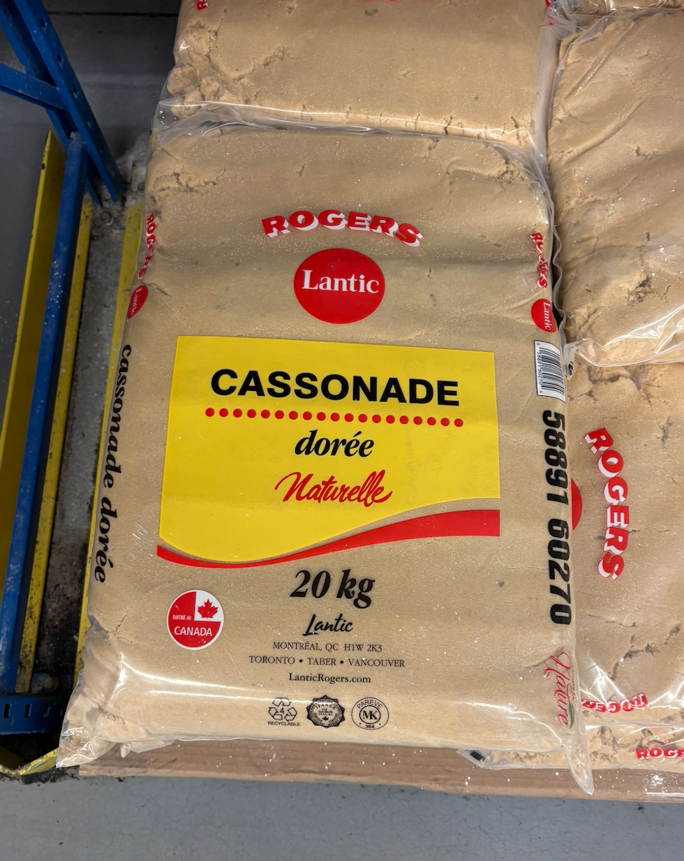 Cassonade dor\u00e9e naturelle Lantic Rogers dans les rayons du Club Entrep\u00f4t