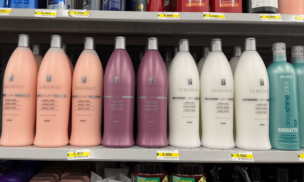 Certains shampoings et apr\u00e8s-shampoings RUSK des gammes Sensories et Deepshine au Dollarama.