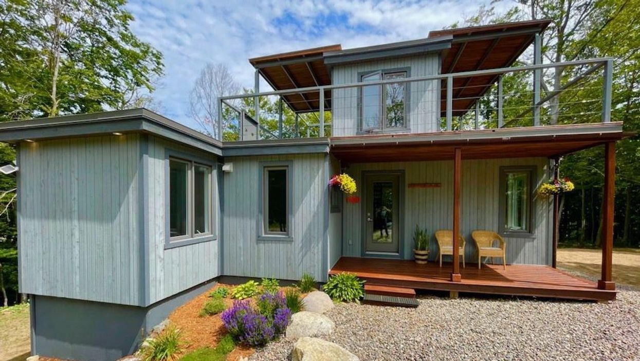 Cette maison à vendre dans les Laurentides est composée de 5 conteneurs
