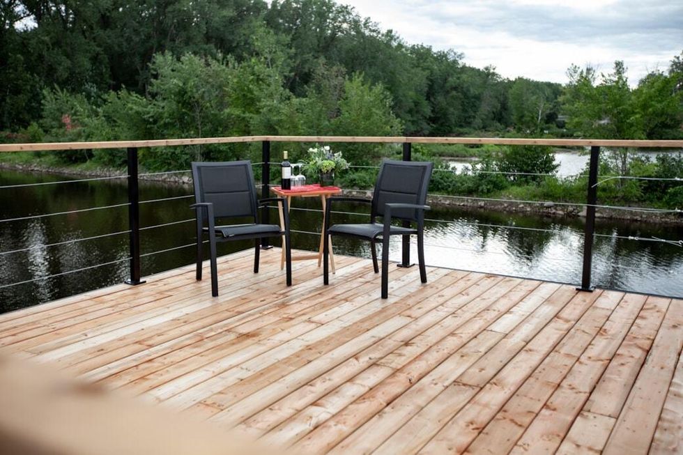 Chalets Studio H\u00e9bergements Flottants \u00e0 Qu\u00e9bec.