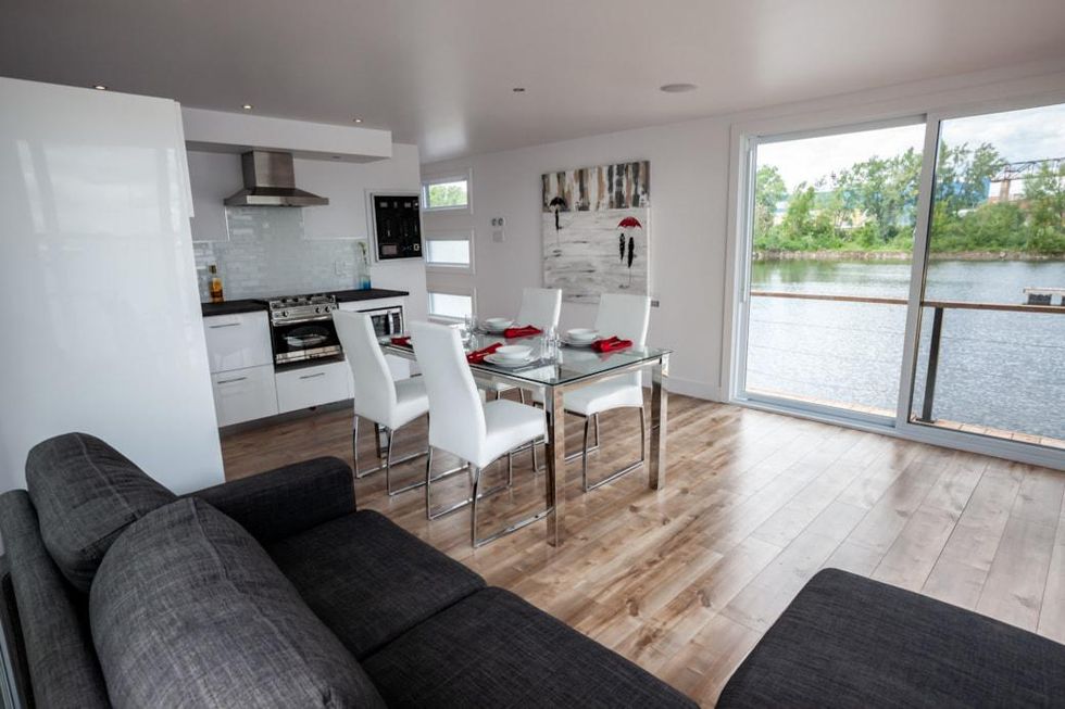 Chalets Studio H\u00e9bergements Flottants \u00e0 Qu\u00e9bec.