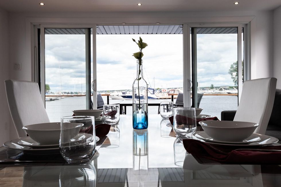 Chalets Studio H\u00e9bergements Flottants \u00e0 Qu\u00e9bec.