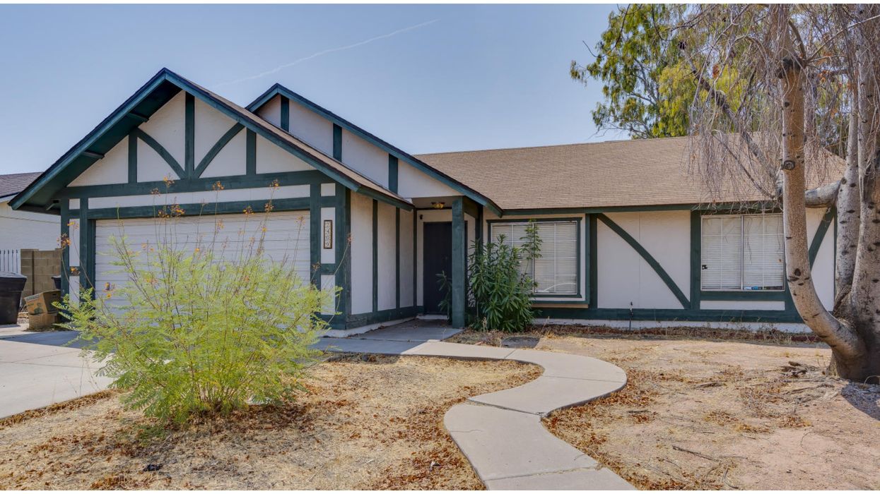 Charming Home For Sale In Phoenix Is So Cozy & Has A Ton Of Potential