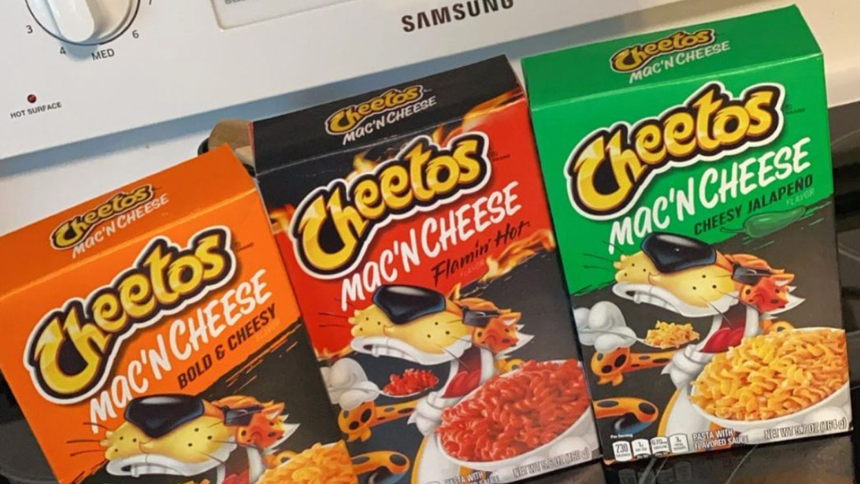 Cheetos Will Pay You $4K To Rep Its Mac 'n' Cheese & Convince Your Friends To Eat It Too