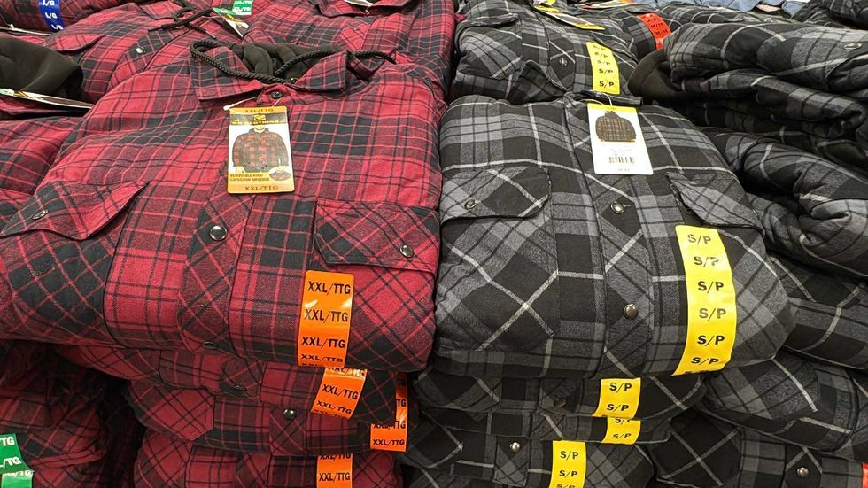 Chemise \u00e0 capuchon BC Clothing.