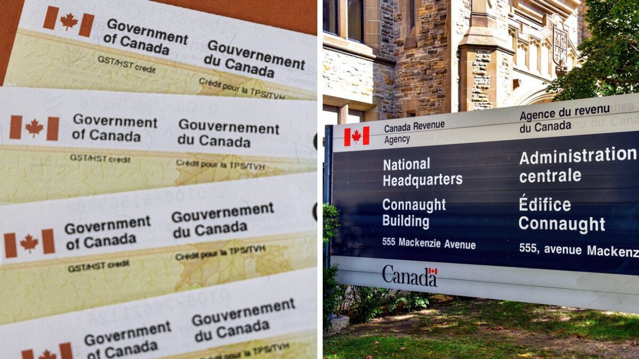 Chèques du gouvernement du Canada. Droite : Enseigne de l'Agence du revenu du Canada.