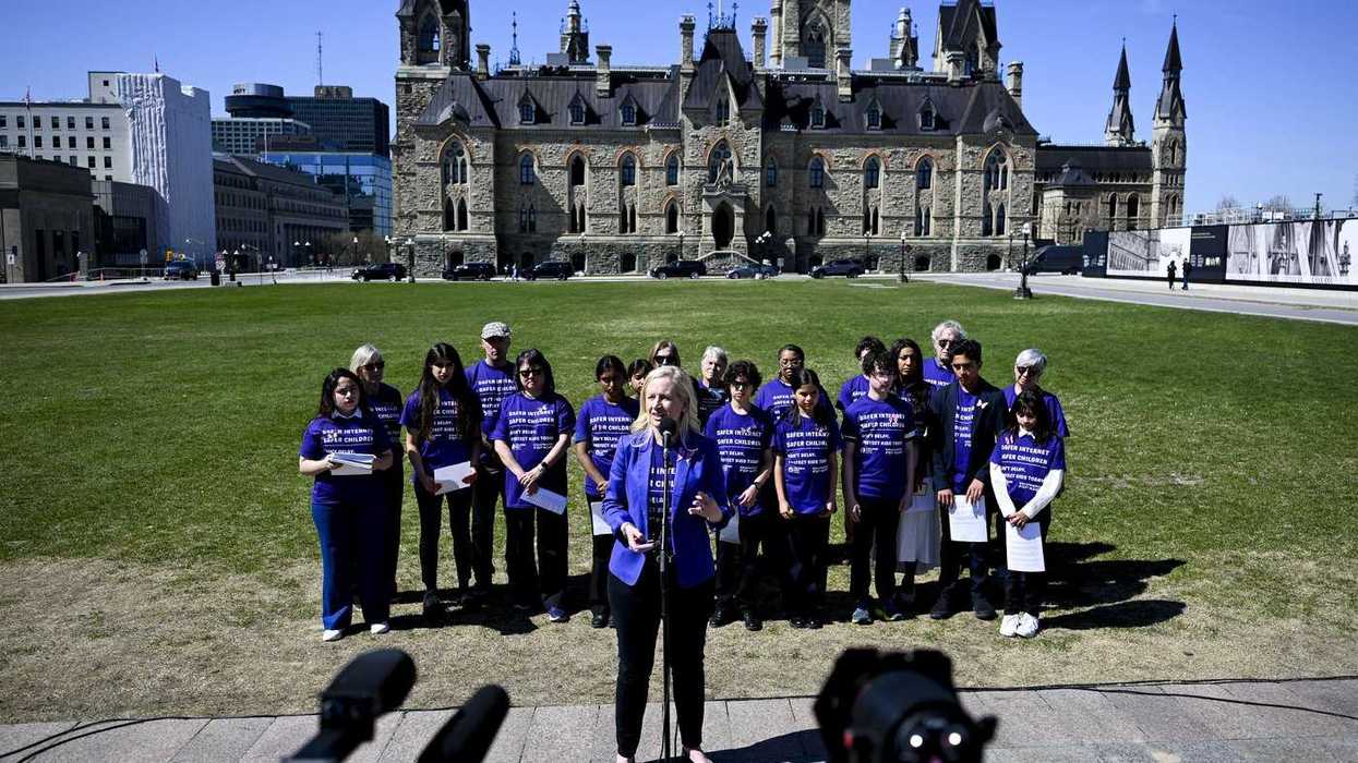 Child advocates call for online harms bill