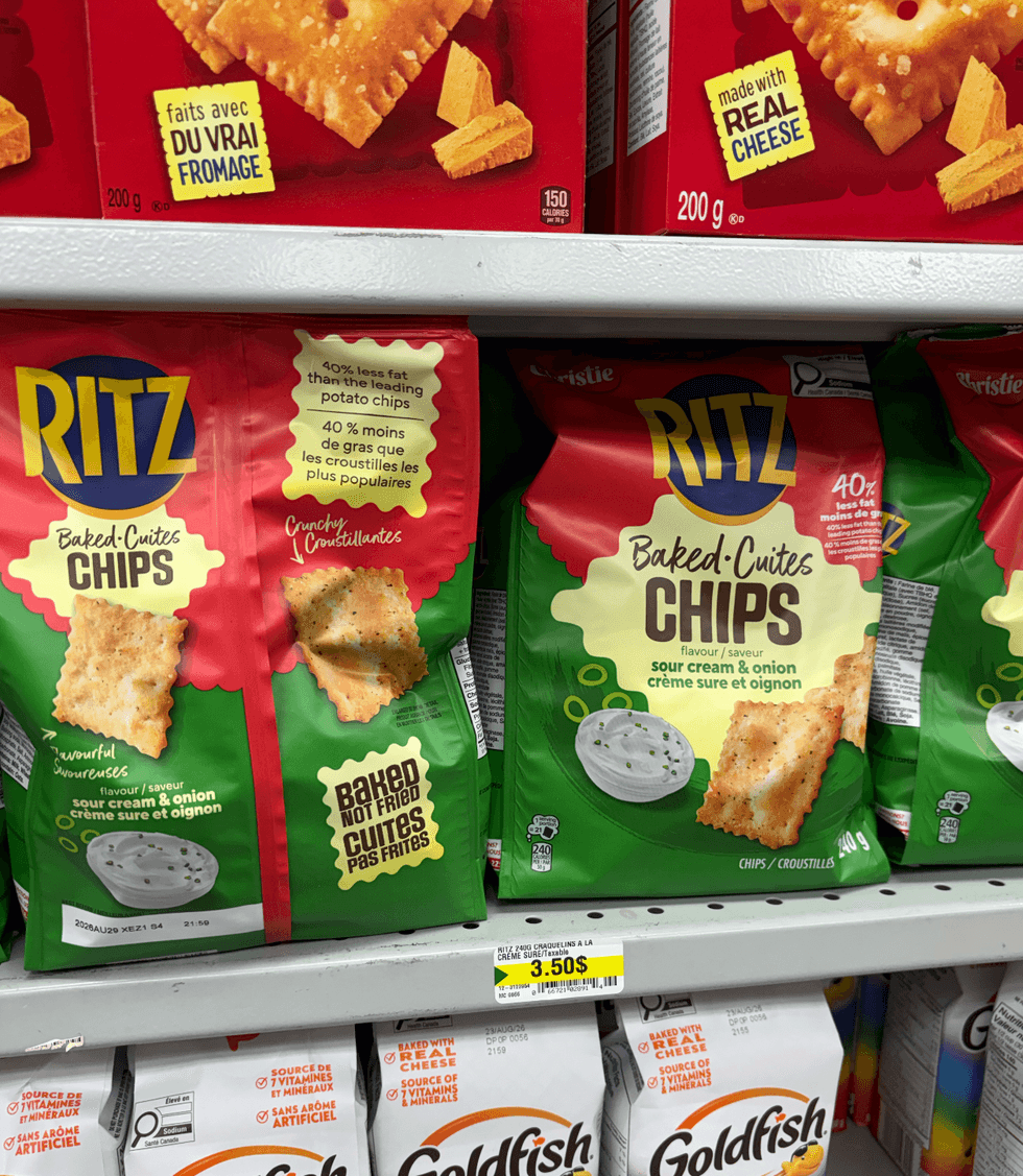 Chips cuites Ritz sur les tablettes du Dollarama.