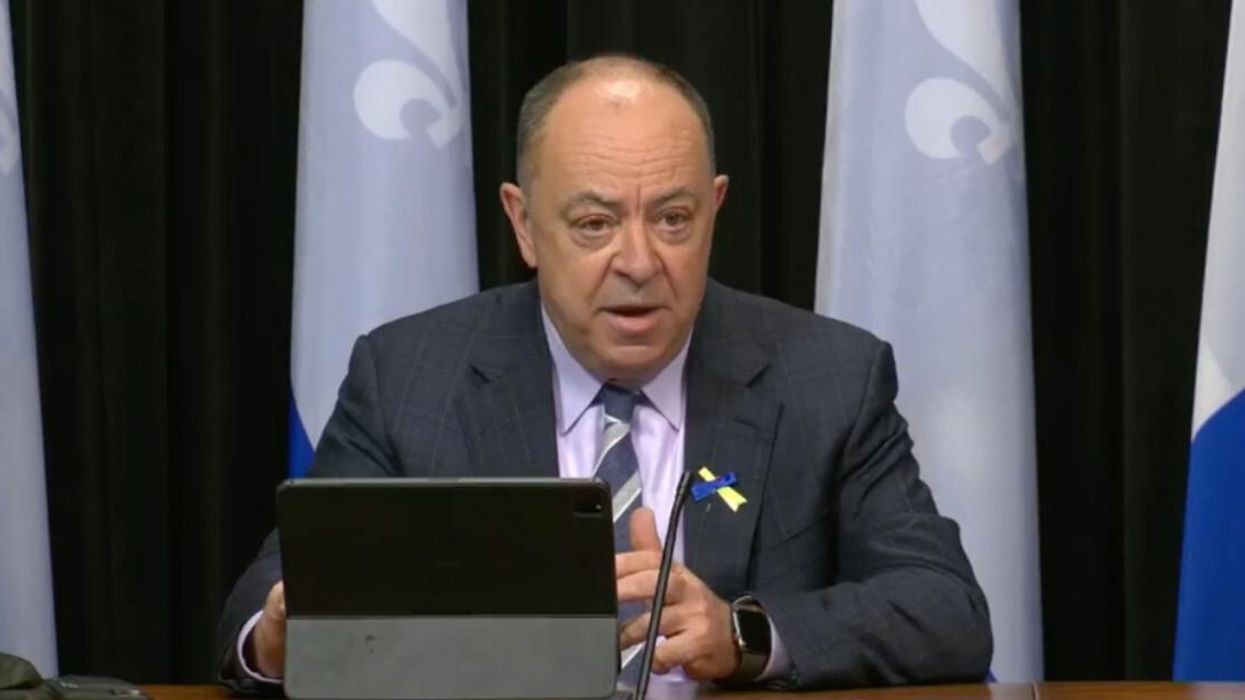 Christian Dubé en conférence de presse, 16 mars 2022.