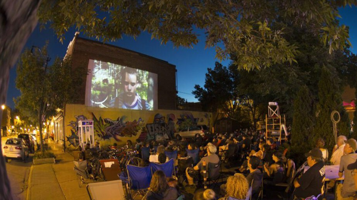 Cinéma en plein air.