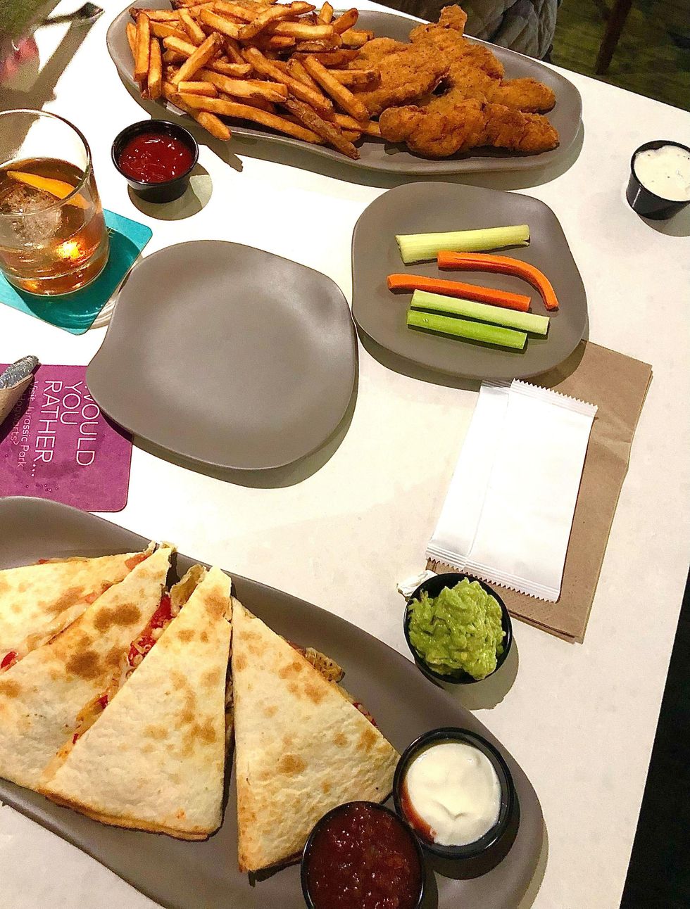 Cineplex Cinemas Marine Gateway y VIP.