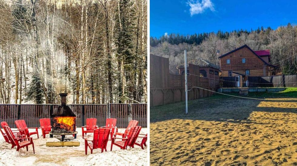 Coin foyer. Droite : Terrain de volleyball.