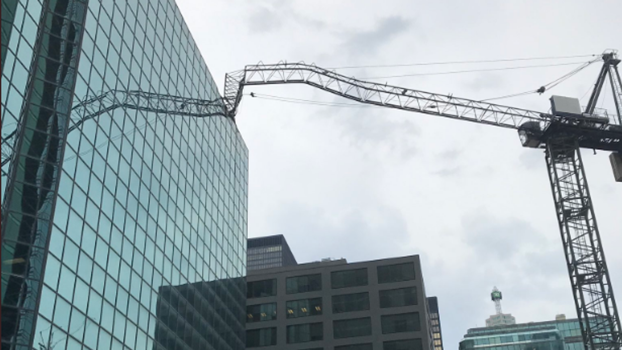 Collapsed Crane In Downtown Toronto Brings Traffic To A Halt (PHOTOS)