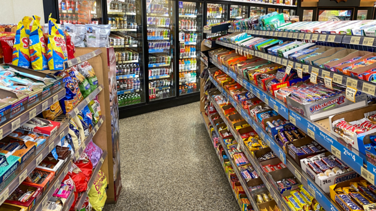 Confiseries dans un dépanneur au Canada.