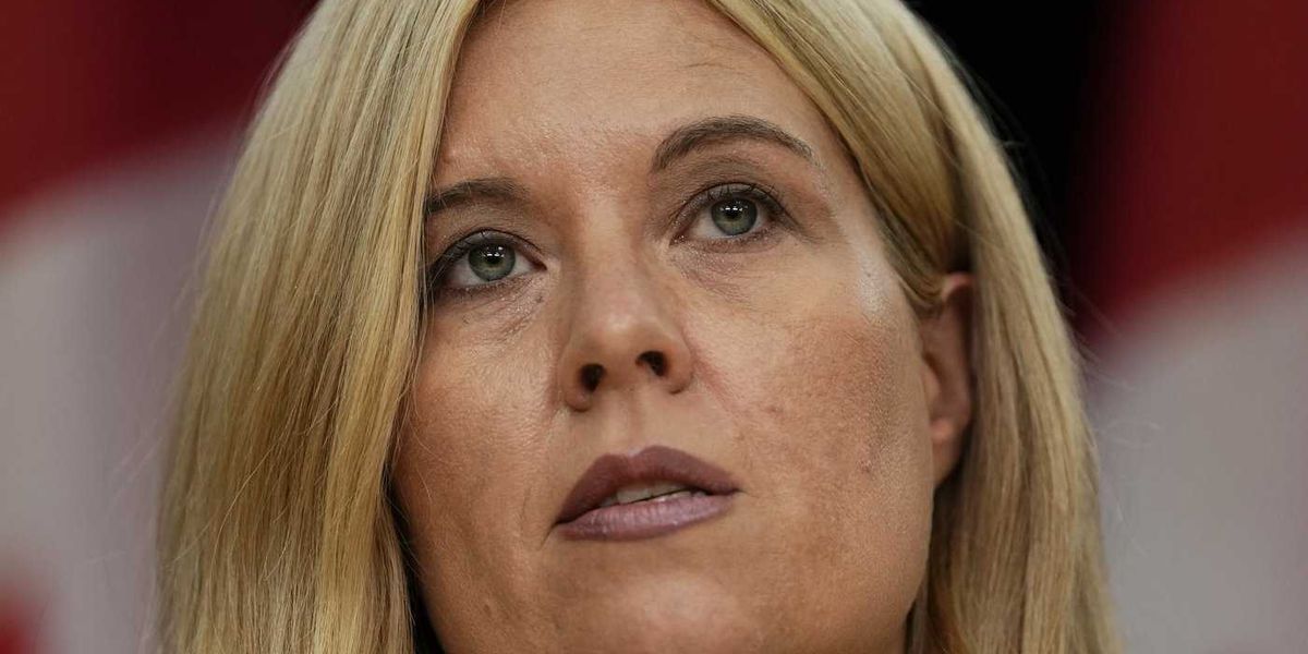 Conservatives call for cuts to permanent residency admissions in immigration plan