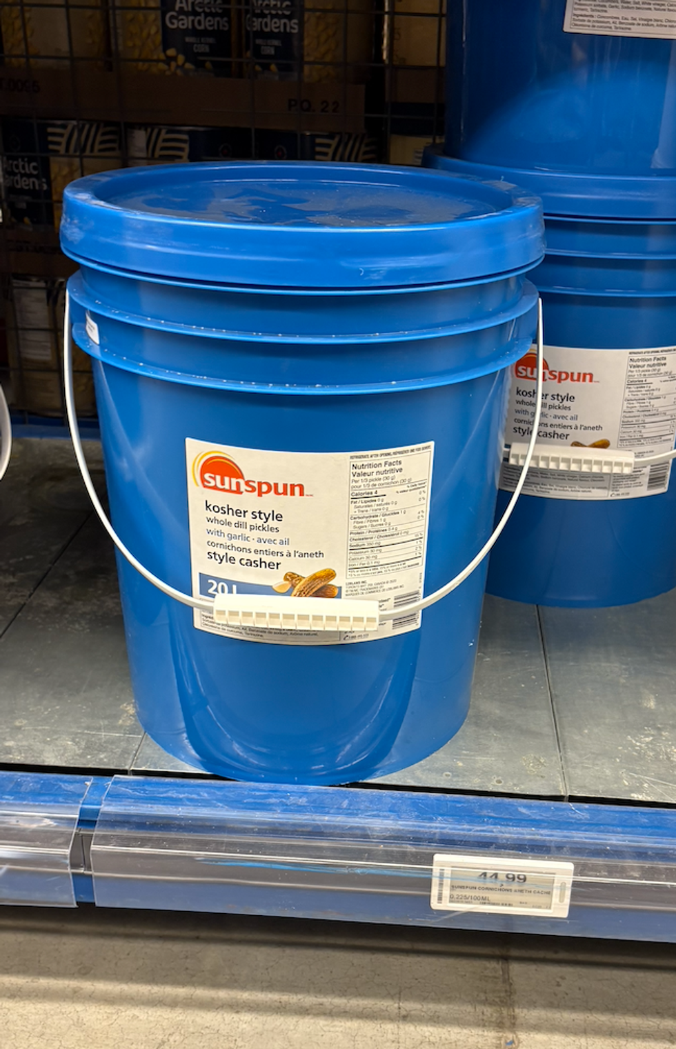 Cornichons entiers \u00e0 l\u2019aneth Sunspun style casher dans les rayons du Club Entrep\u00f4t.