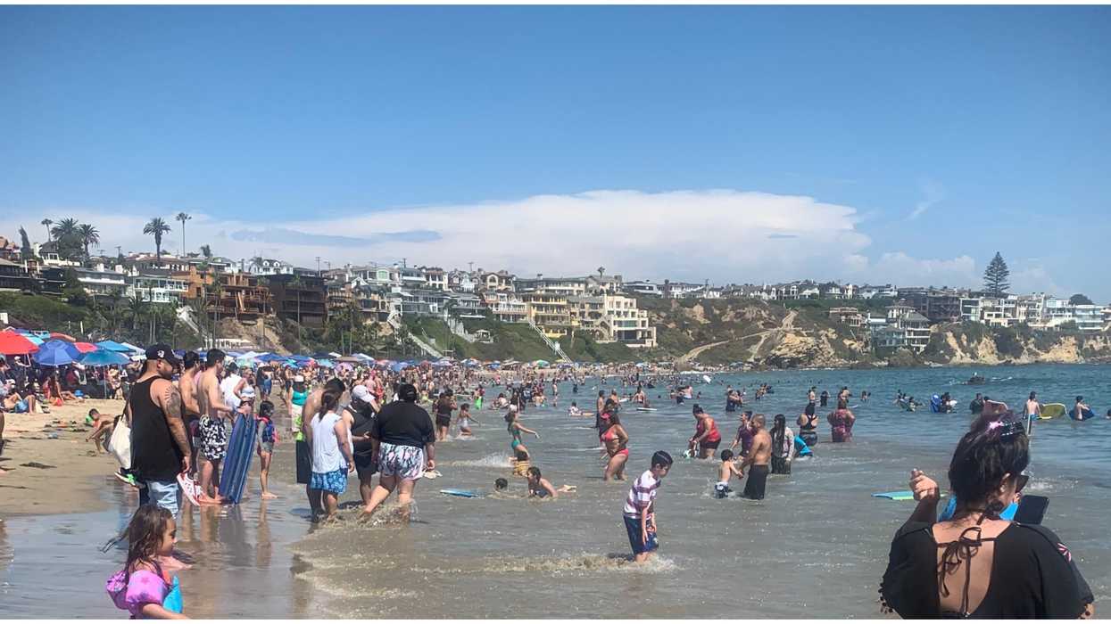 Corona Del Mar California Beach Was Flooding With People (PHOTO)