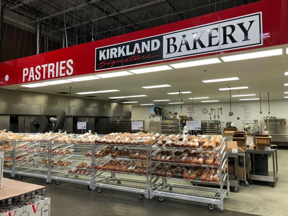Costco Is Hiring All Across Ontario & They Have Some Pretty Sweet