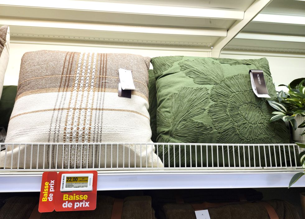 Coussins d\u00e9coratifs.