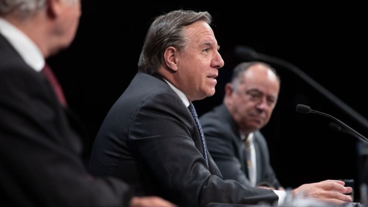 COVID-19 : Les bars ne pourront plus vendre de nourriture après minuit