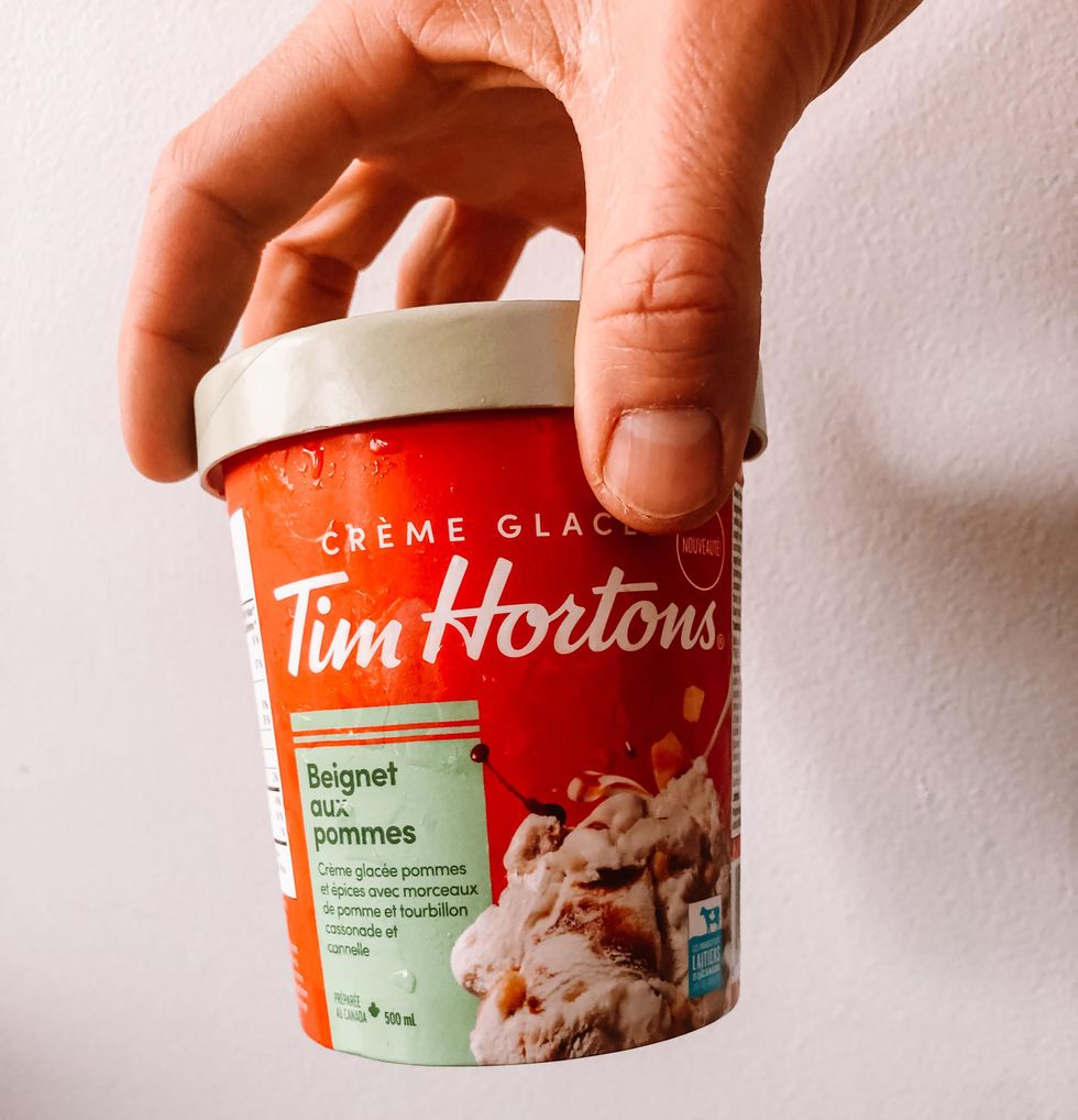 Cr\u00e8me glac\u00e9e Beignet aux pommes.