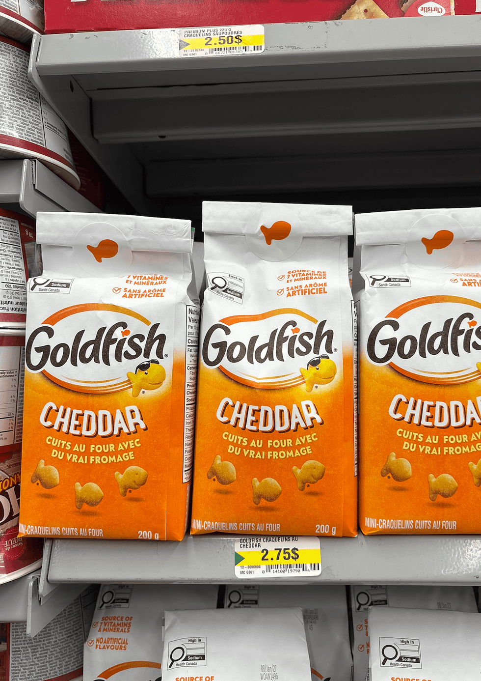 Craquelins Goldfish au cheddar sur les tablettes du Dollarama.