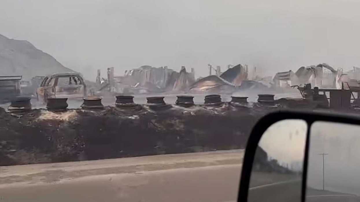 Crew assesses damage in fire-ravaged Clinton, B.C.