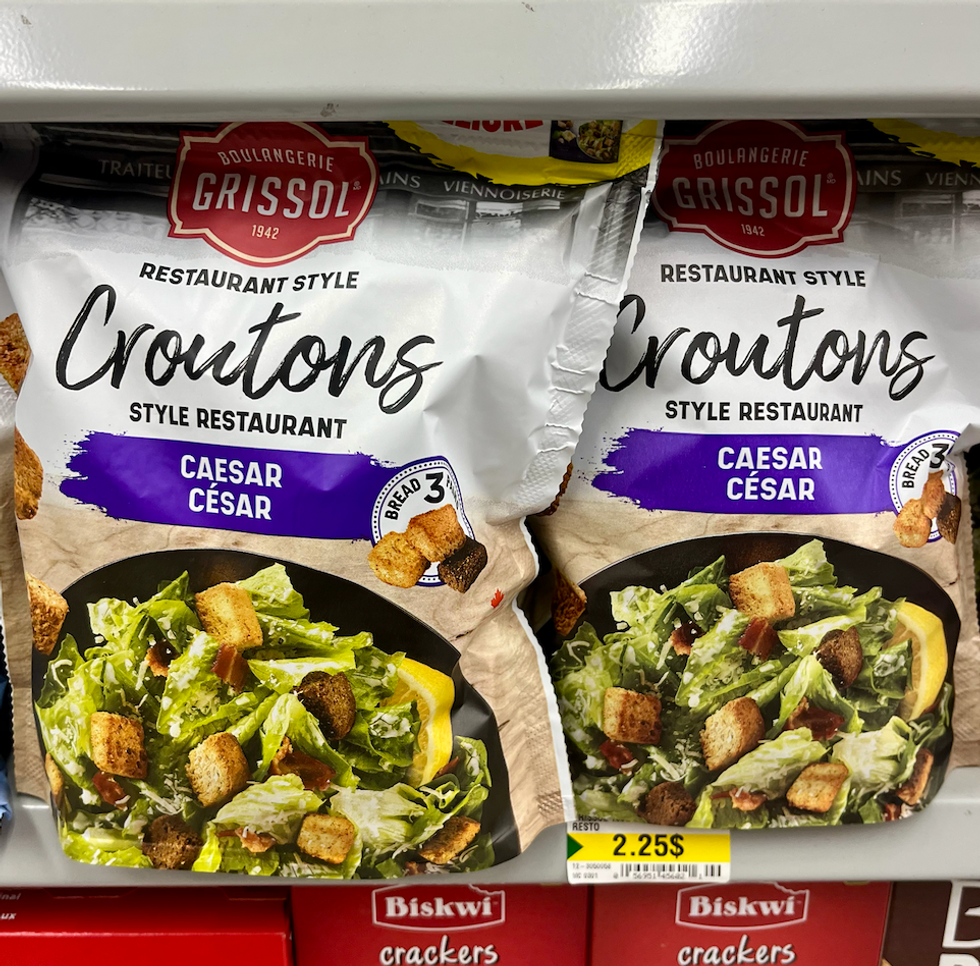 Croutons C\u00e9sar Grissol sur les tablettes du Dollarama.