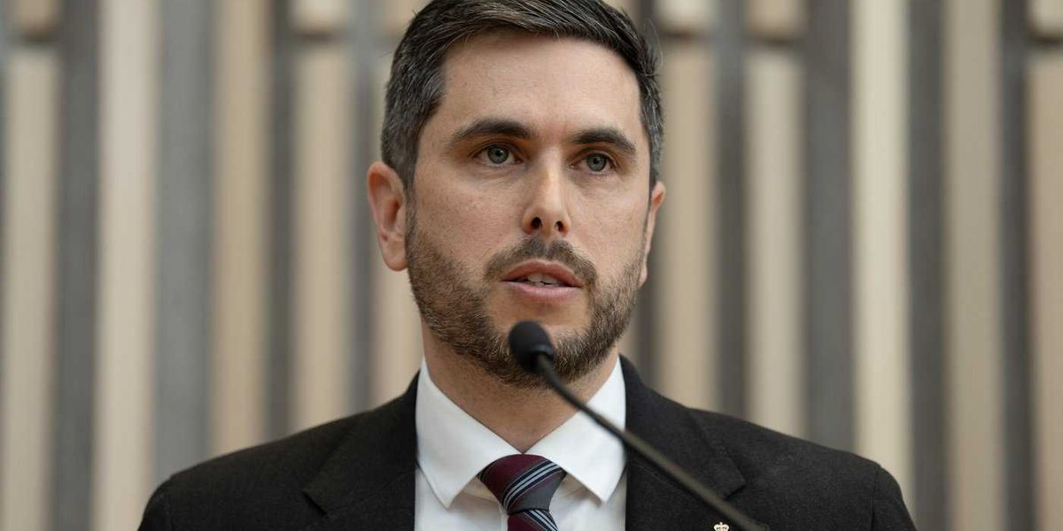 Watchdog raps intelligence service over lack of reporting on possibly illegal acts Watchdog raps intelligence service over lack of reporting on possibly illegal acts