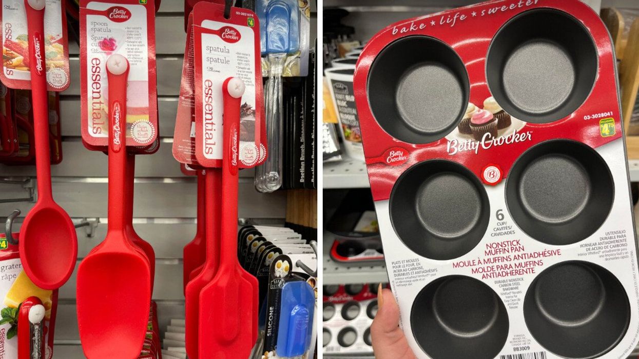 Cuillère à mélanger et spatule rouge du Dollarama. Droite : Moule à muffins du Dollarama.