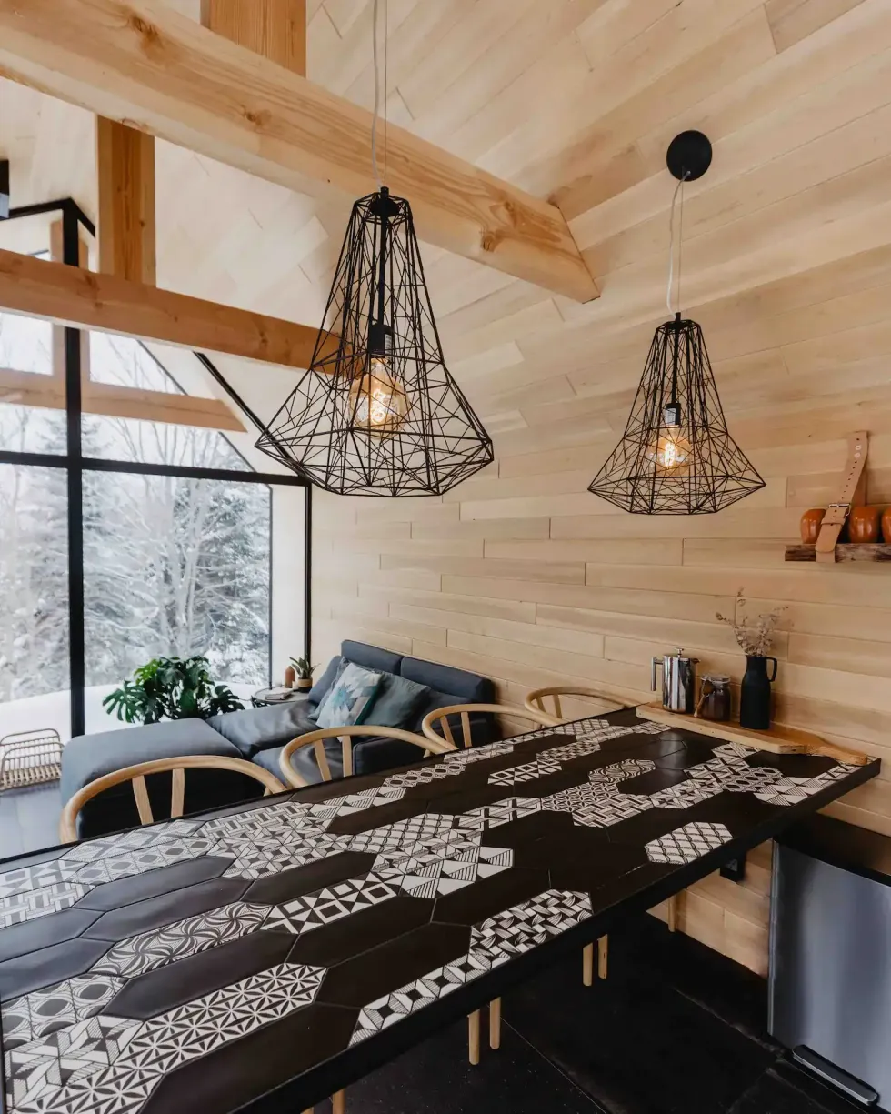 Cuisine et salon du Airbnb Le Hygge \u00e0 Lac-Beauport.