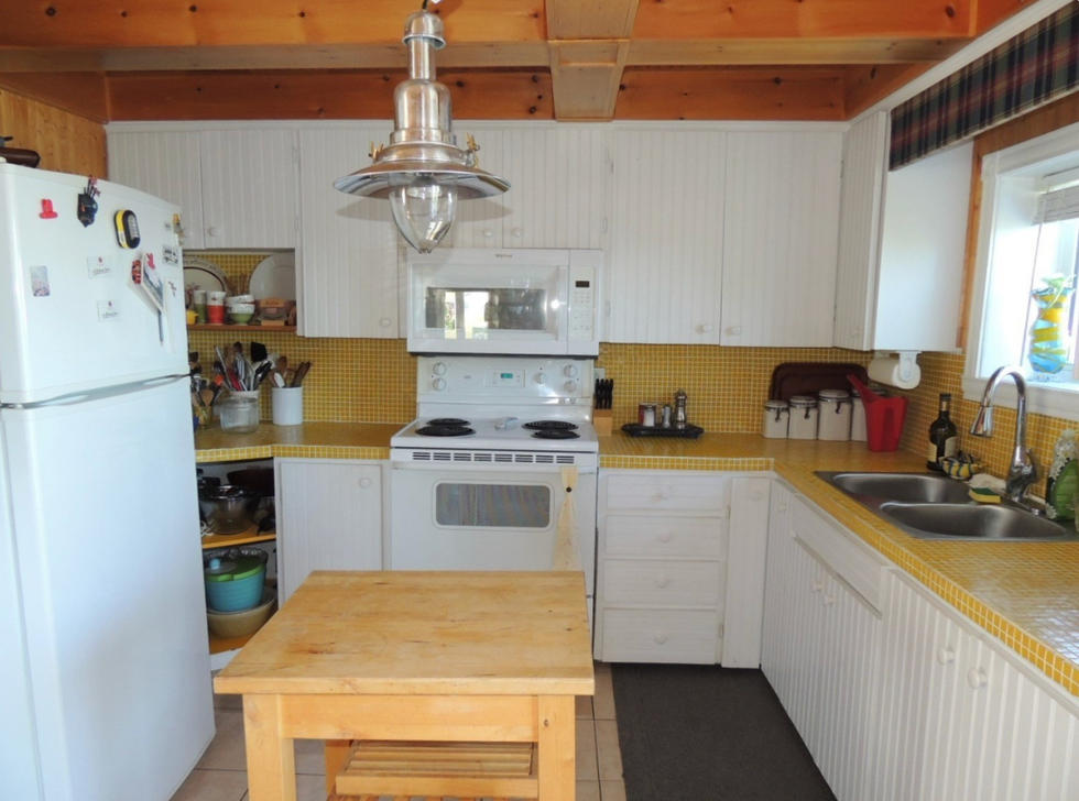 Cette jolie maison à vendre en Gaspésie pour 284 000 a le fleuve dans