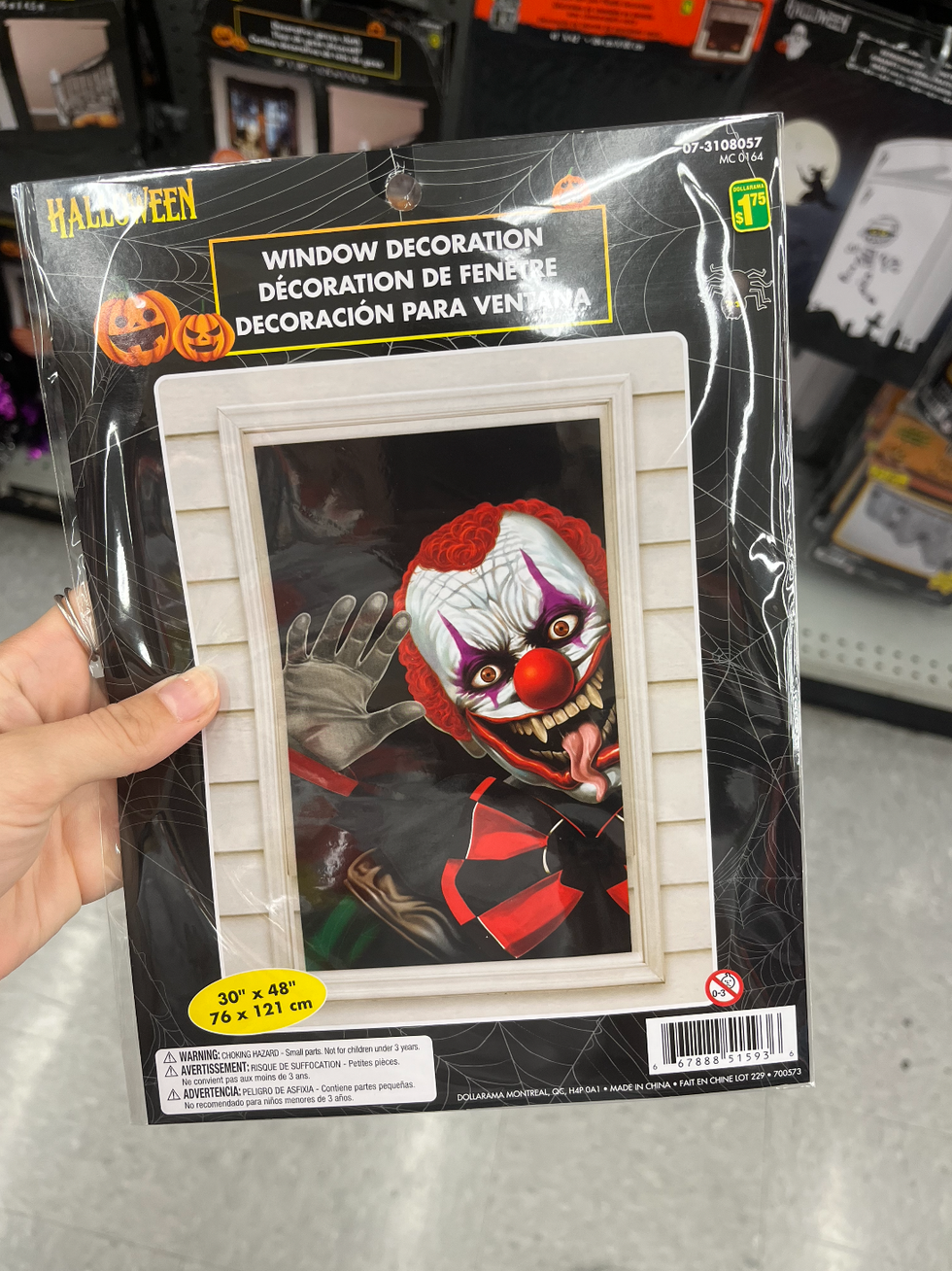 D\u00e9corations de fen\u00eatre au Dollarama.