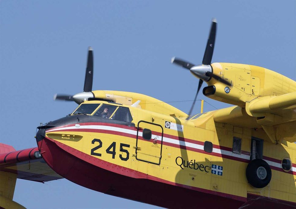 De Havilland calls for national water bomber fleet