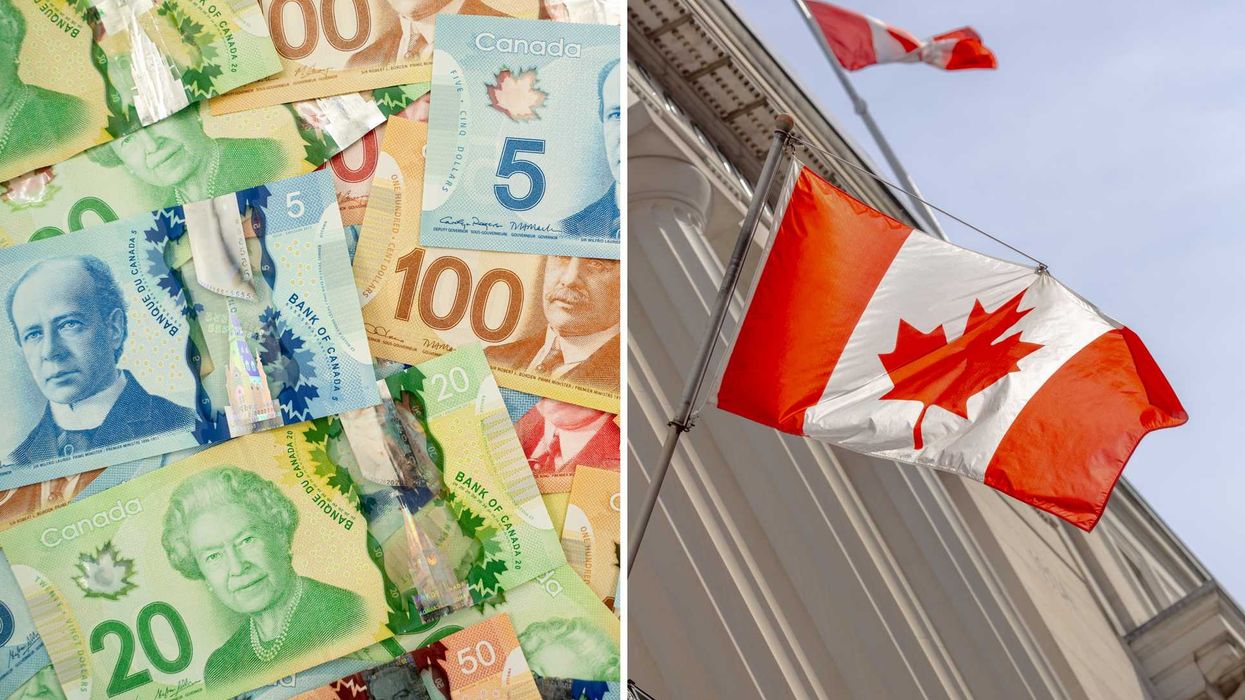 De l'argent canadien. Droite : des drapeaux du Canada.