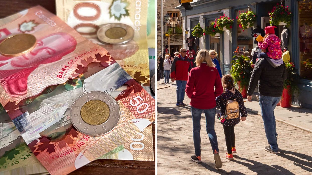 De l'argent canadien. Droite : une famille dans les rues de Québec.